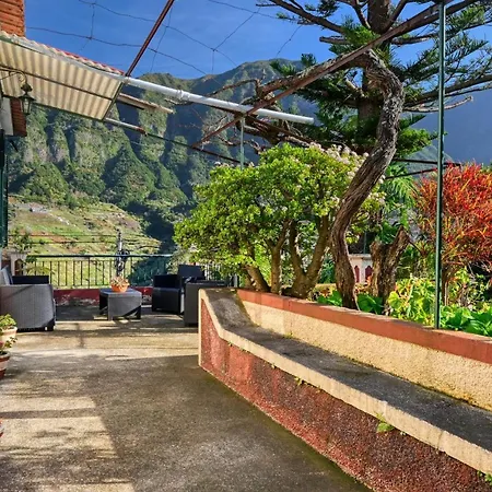 Apartment Casa Do Pinheiro, A In Madeira